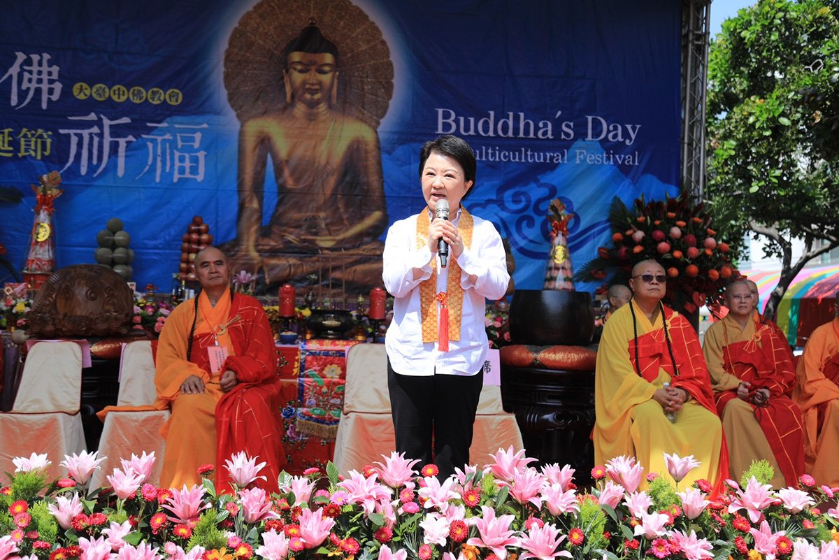 大台中佛教會暨所屬寺廟團體16日舉行浴佛祈福大法會 2 盧市長致詞