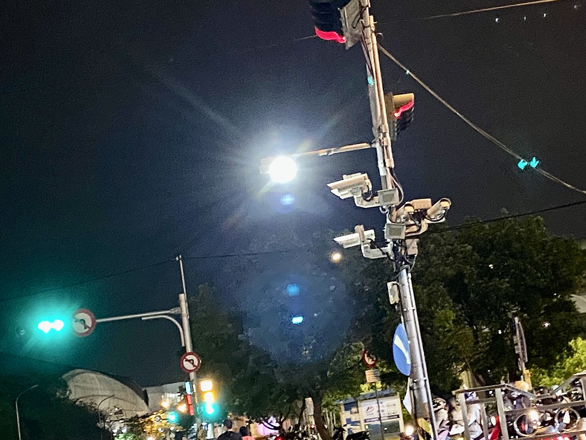 臺中市交通局創新感應式照明 人走來燈亮起 行人安心過馬路 - 暢NEWS - 新聞觀點，暢所欲言