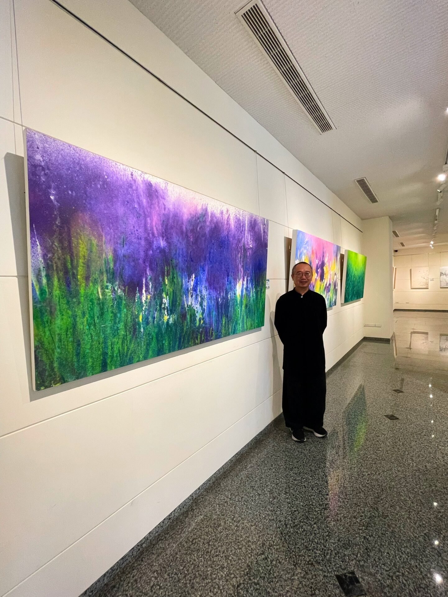 水墨大師陳正隆和展出畫作