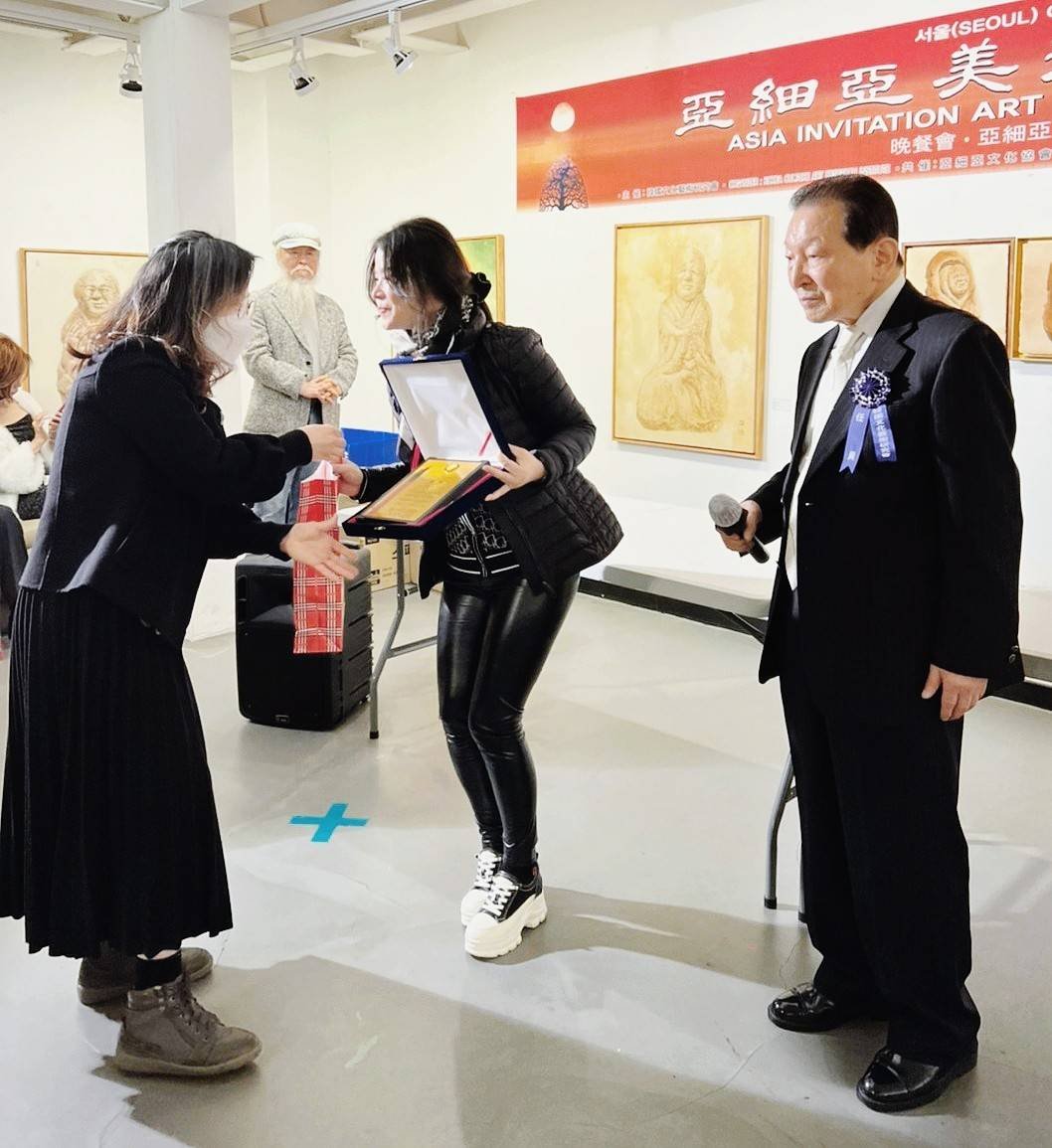 現場頒發獎牌，李蕙瑾是大會僅有3個金牌獎得主之一