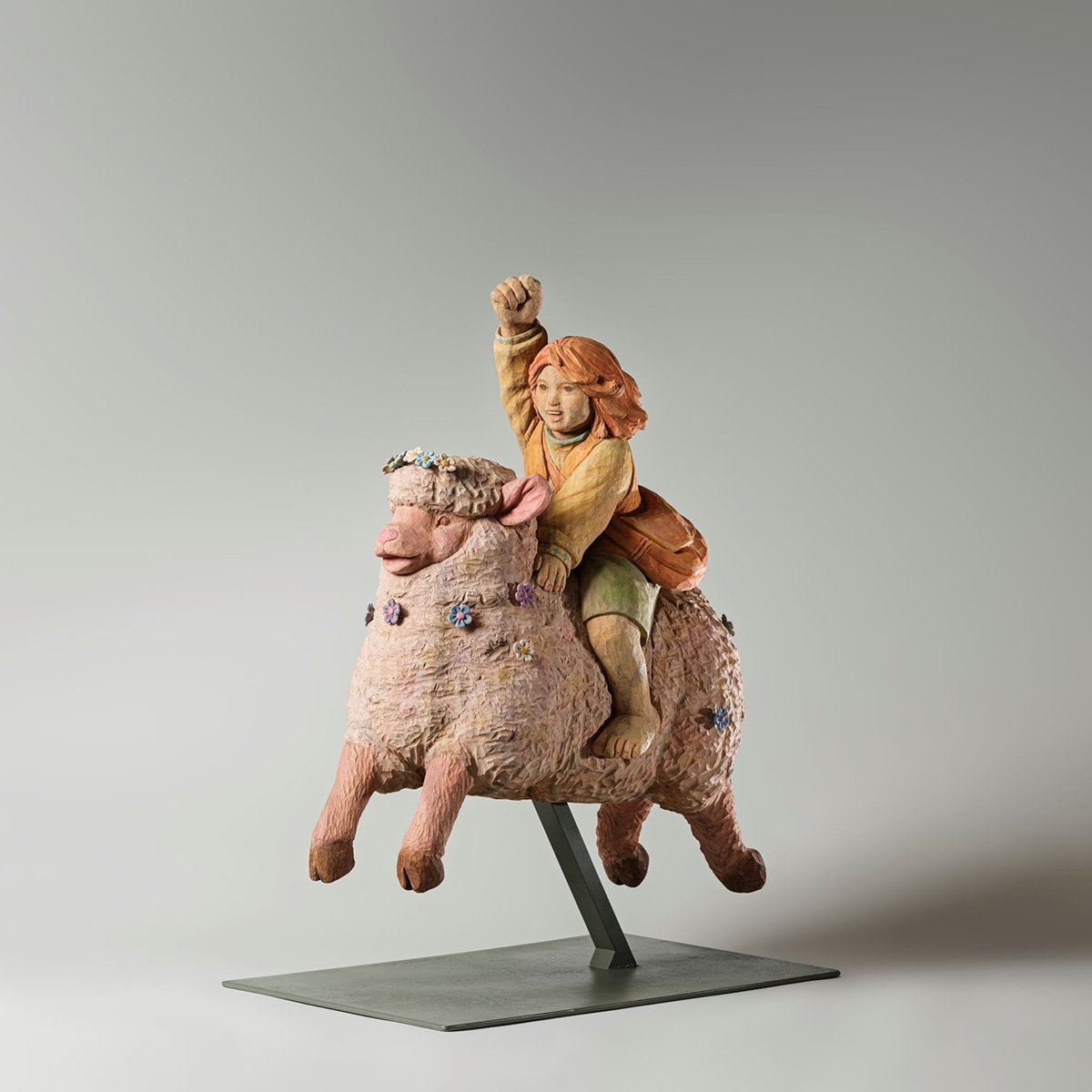 郭奕庭「與你在曠野中漫步」涅普頓畫廊展出 3 奔馳_樟木、鐵_34×55×73 cm_2023