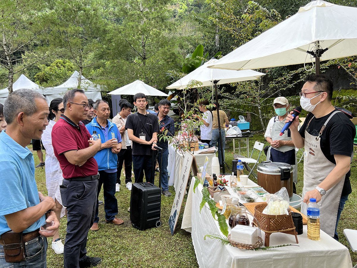 森林茶風野餐日 阿里山四季茶旅 用茶香擁抱每一天 2 茶香文創市集導覽