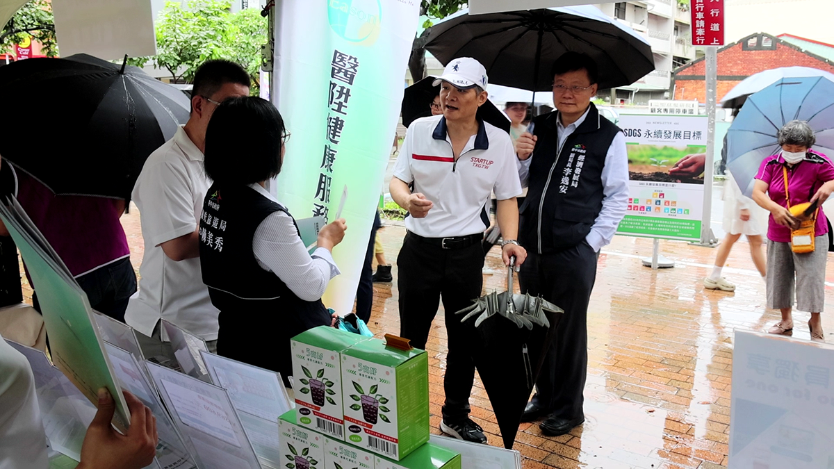 第二屆臺中好禮購BUY節 50商家集結 AI機器人幫你挑禮物 1 超過50家優質店家,包括緞帶王、棗道甜、西川米店等,將聚集在市民廣場。