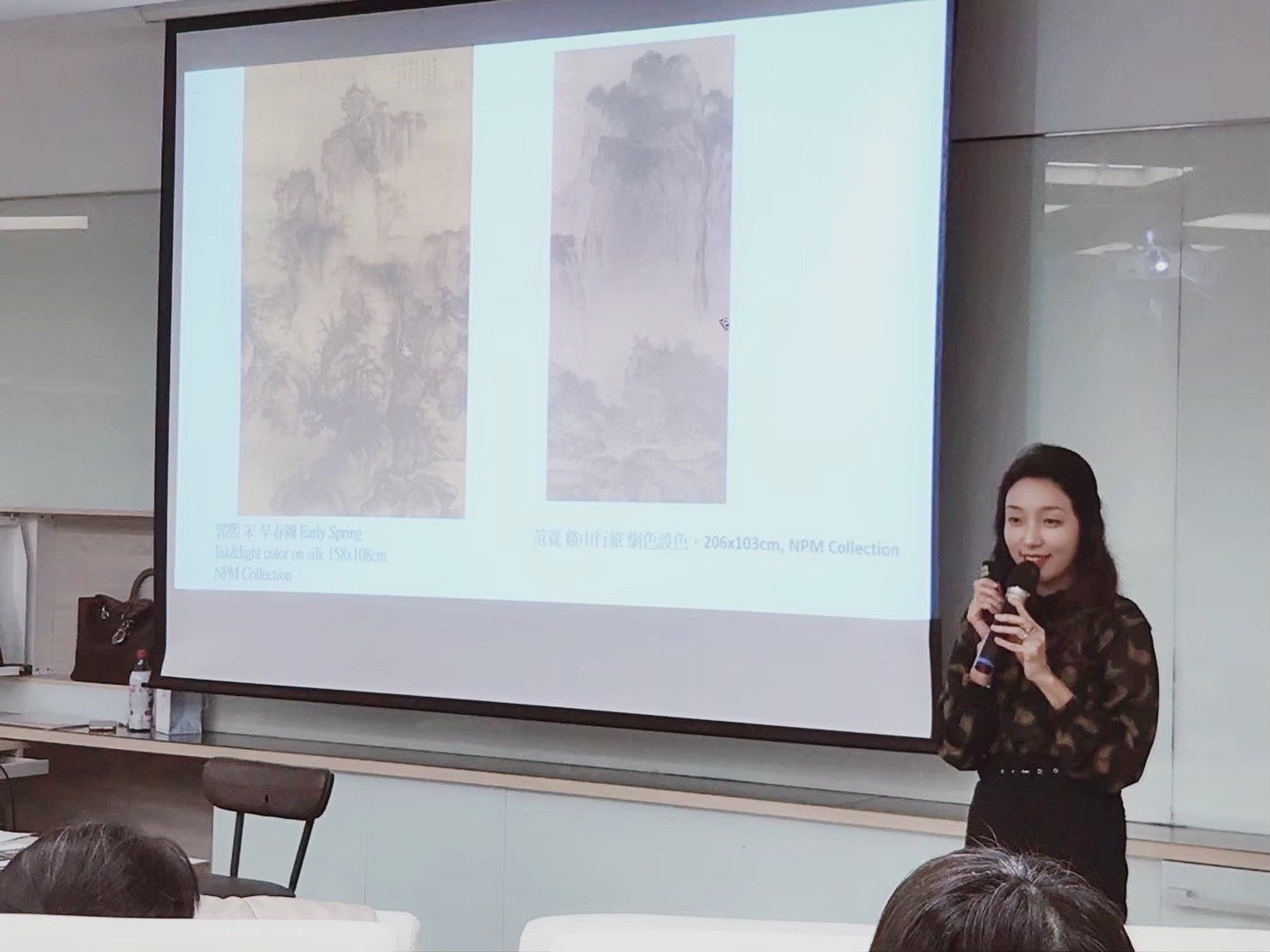 朱先仙老師在東海大學講授「藝術與溝通」情形。（朱先仙提供）