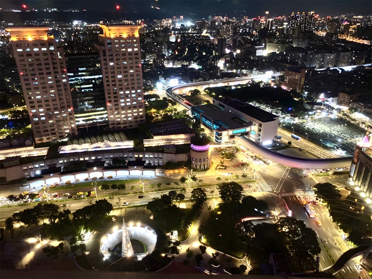 新北中秋賞月好去處 皓月下共度團圓喜悅 1 新北市政府景觀瞭望臺-居高臨下免費欣賞雙北夜景及360度全幅玻璃窗景