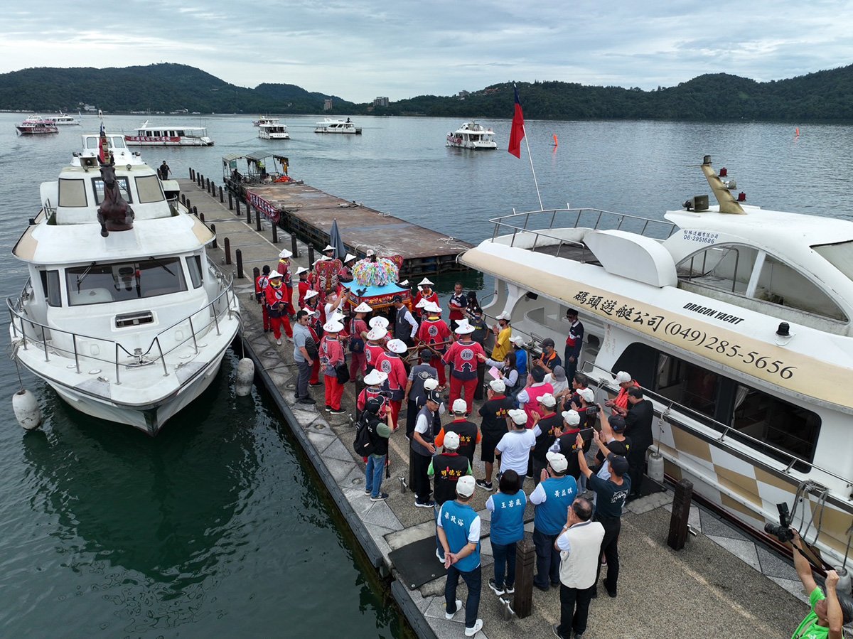 北港媽祖創舉水陸空3D繞境巡狩 坐日月潭纜車到九族文化村為遊客祈福