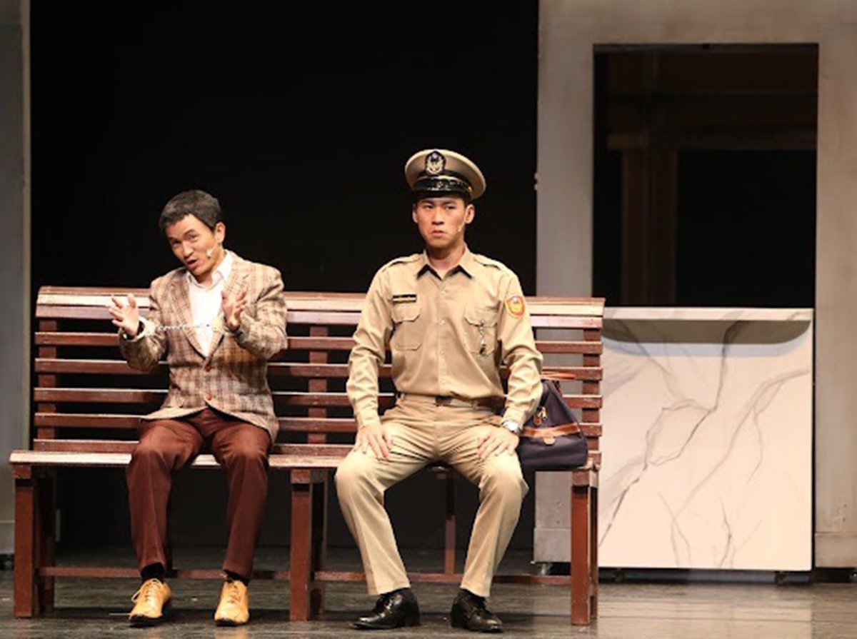 快報名!綠光劇團首度公開徵選儲備演員 1 黃迪揚(右)與綠光劇團合作的第一部戲2015《押解》後,出色的演出開啟了後續多部作品合作(綠光創藝提供,攝影:張大魯)