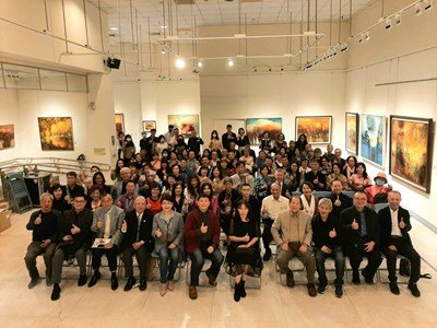 簡昌達油畫創作展2日開幕式大合影。