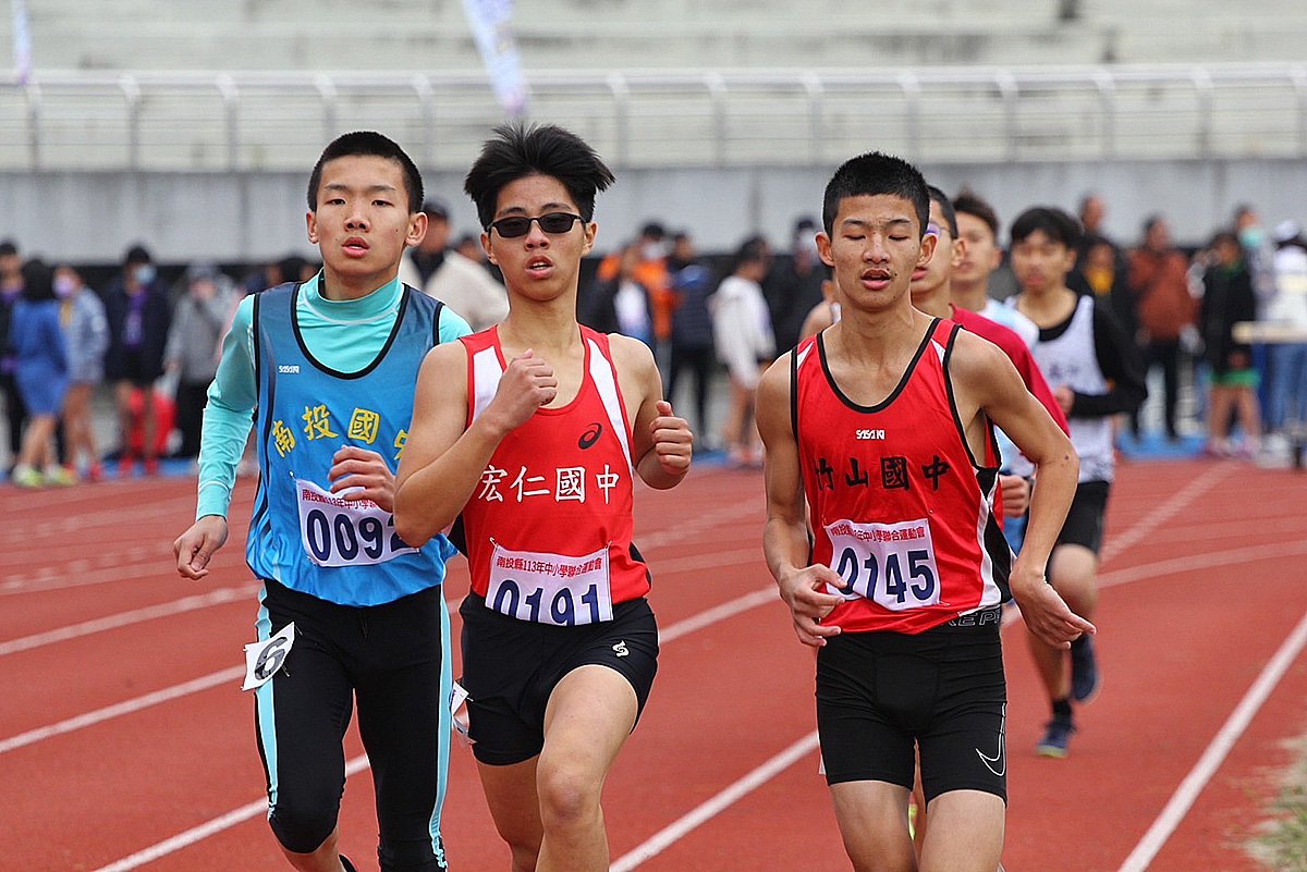 南投縣113年中小學聯合運動會選手努力爭取最佳成績