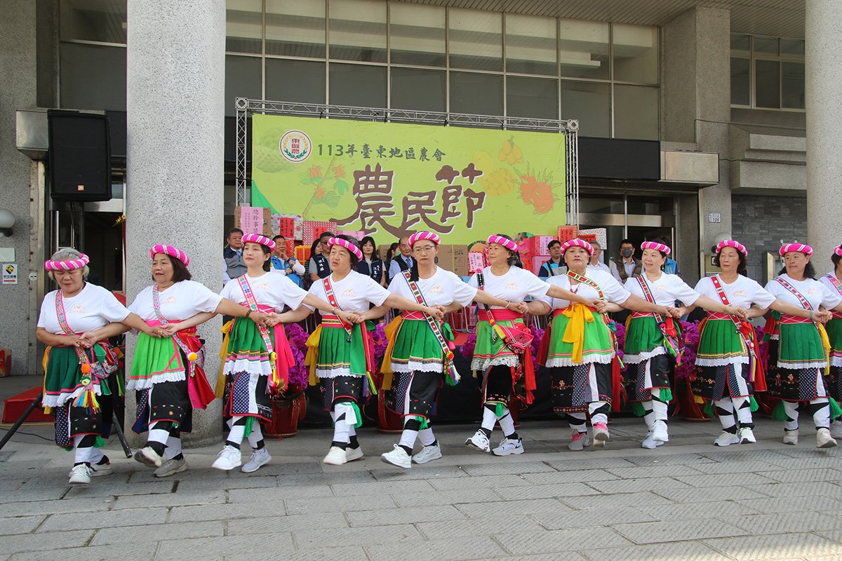 饒慶鈴參加臺東地區農會農民節 感謝齊努力 化解鳳梨釋迦產銷危機 1 590e5a507f8c4caaa64fef2c2d3d4595