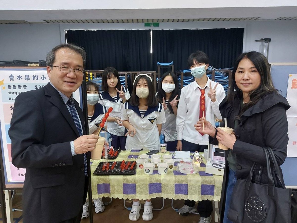 臺中家商辦理新農業行銷展 展現學生的創意與實力創造多元商機 1 此次活動由農委會指導,僑光科技大學協助,已連續舉辦6年