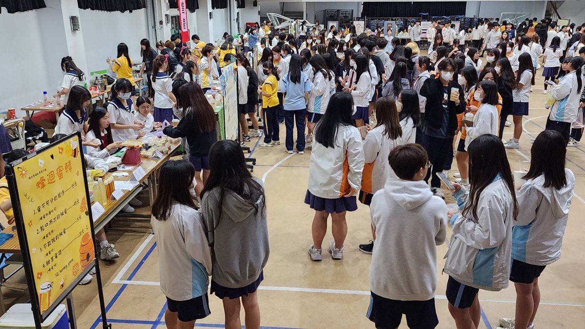 臺中家商辦理新農業行銷展 展現學生的創意與實力創造多元商機 3 活動盛況風靡校園