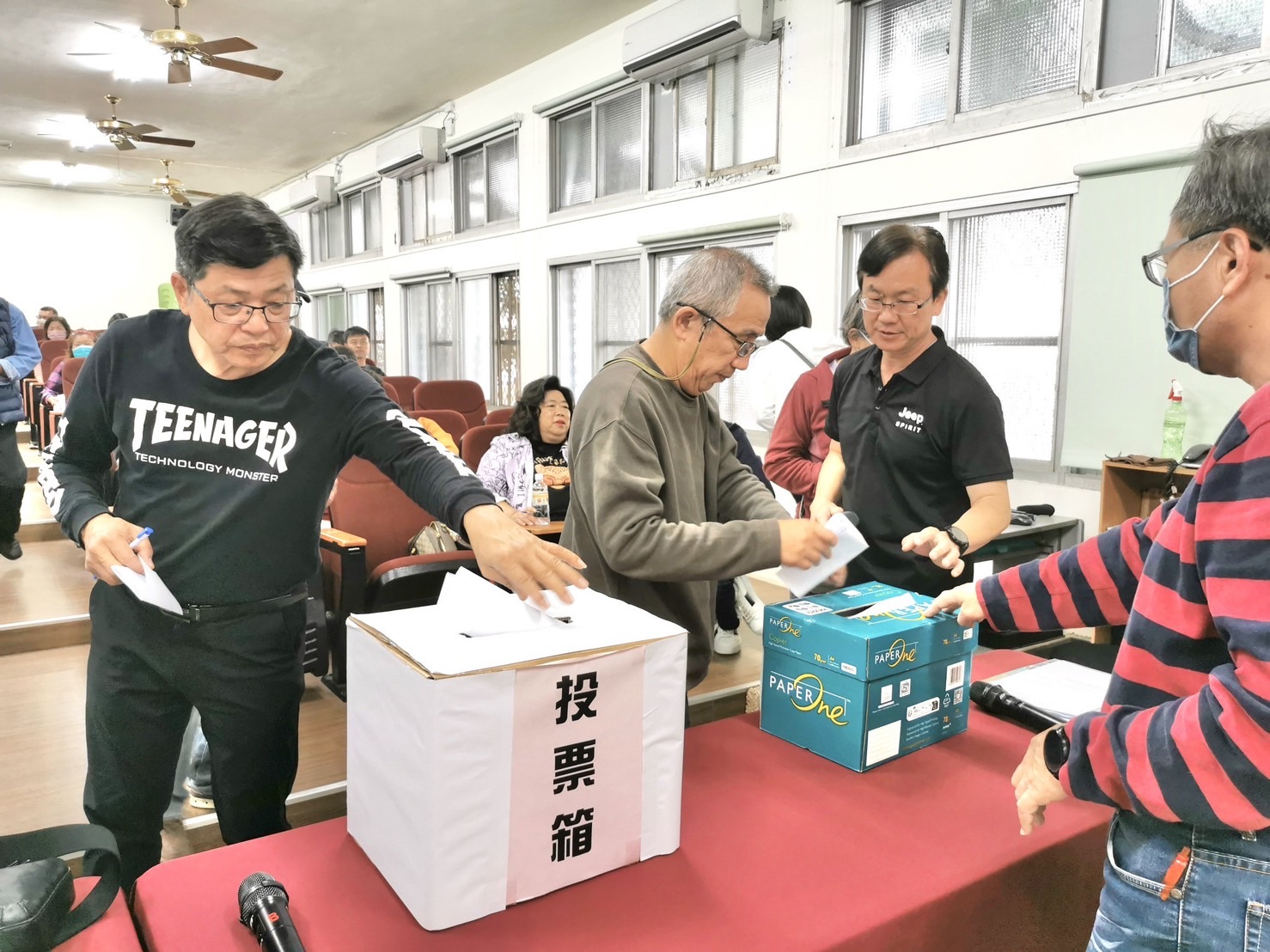 西嶺國小校友會成立大會選舉理、監事。