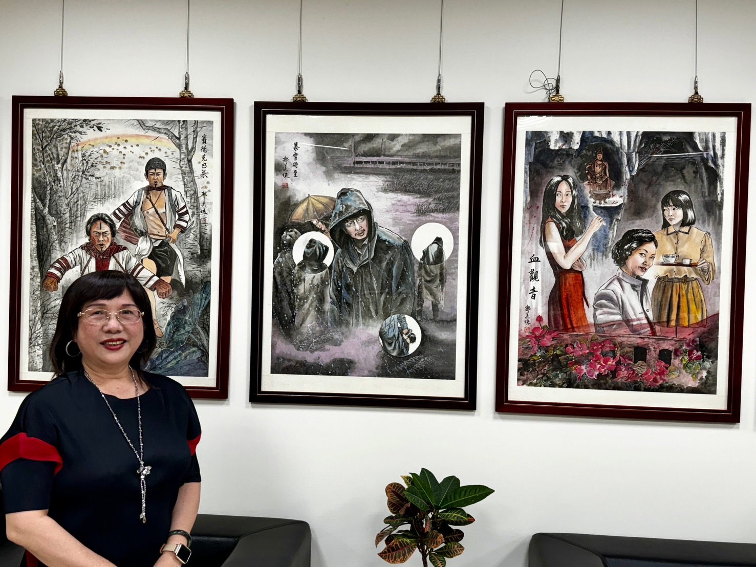 藝術家郭美珠展出電影水墨畫創作。（葉志雲攝）
