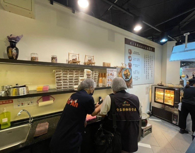 守護旅客食安! 中市府稽查33家國道休息站餐飲業者 查驗結果全數合格 1 0 58
