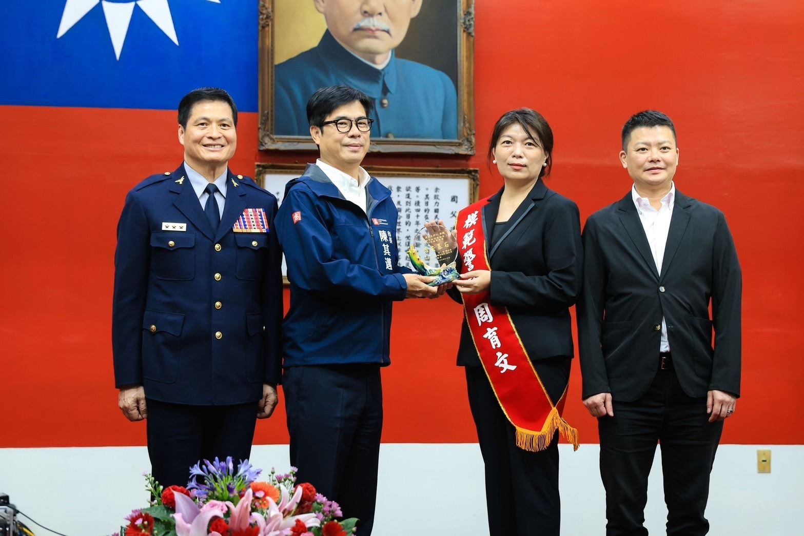 警察節向警察同仁慰勉致謝 陳其邁肯定治安表現 1 1130613警察節02