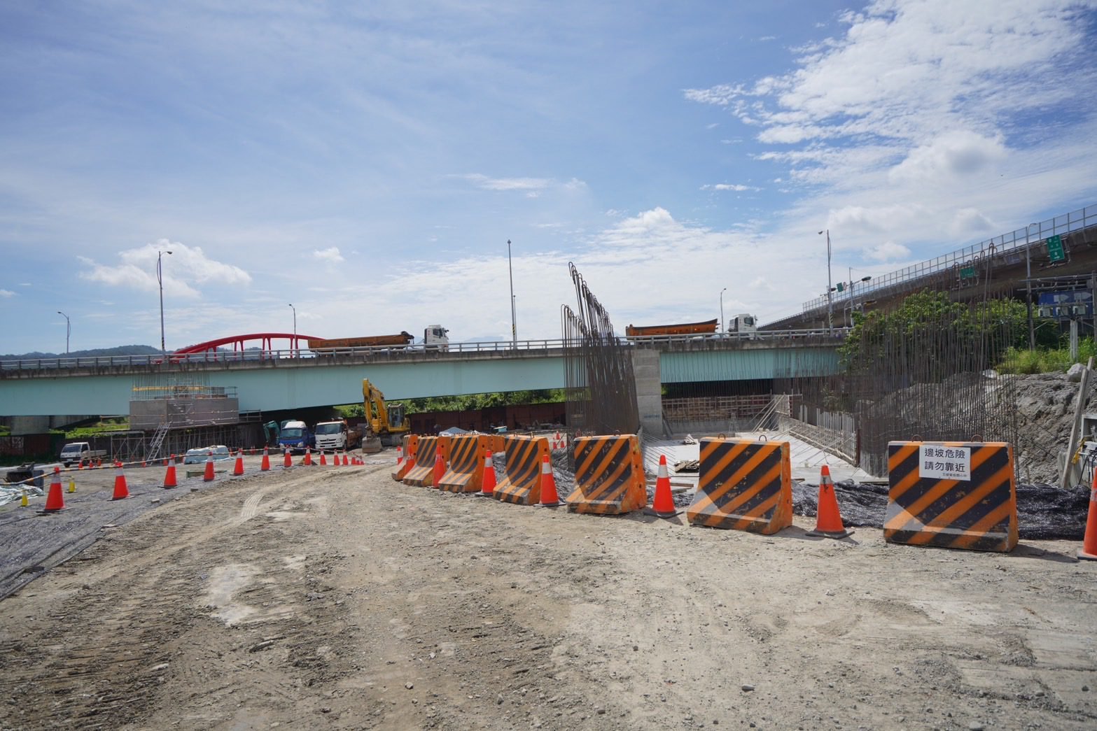 紓通豐洲科技園區尖峰時段車潮 中市建設局長視察后豐大橋新增引道工程 3 15分鐘車程 減少尖峰交通壅塞 以促進工業園區發展