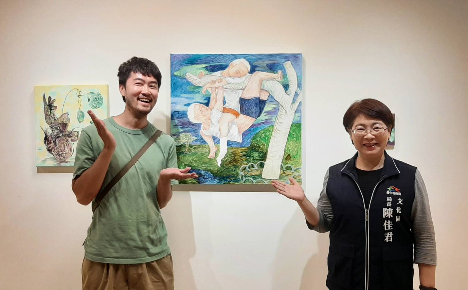 中市文化局聯手在地畫廊 與全國美術畢業生共譜「藝術星勢力」 1 15日出席凡亞藝術空間參與藝術新秀聯展開幕 0