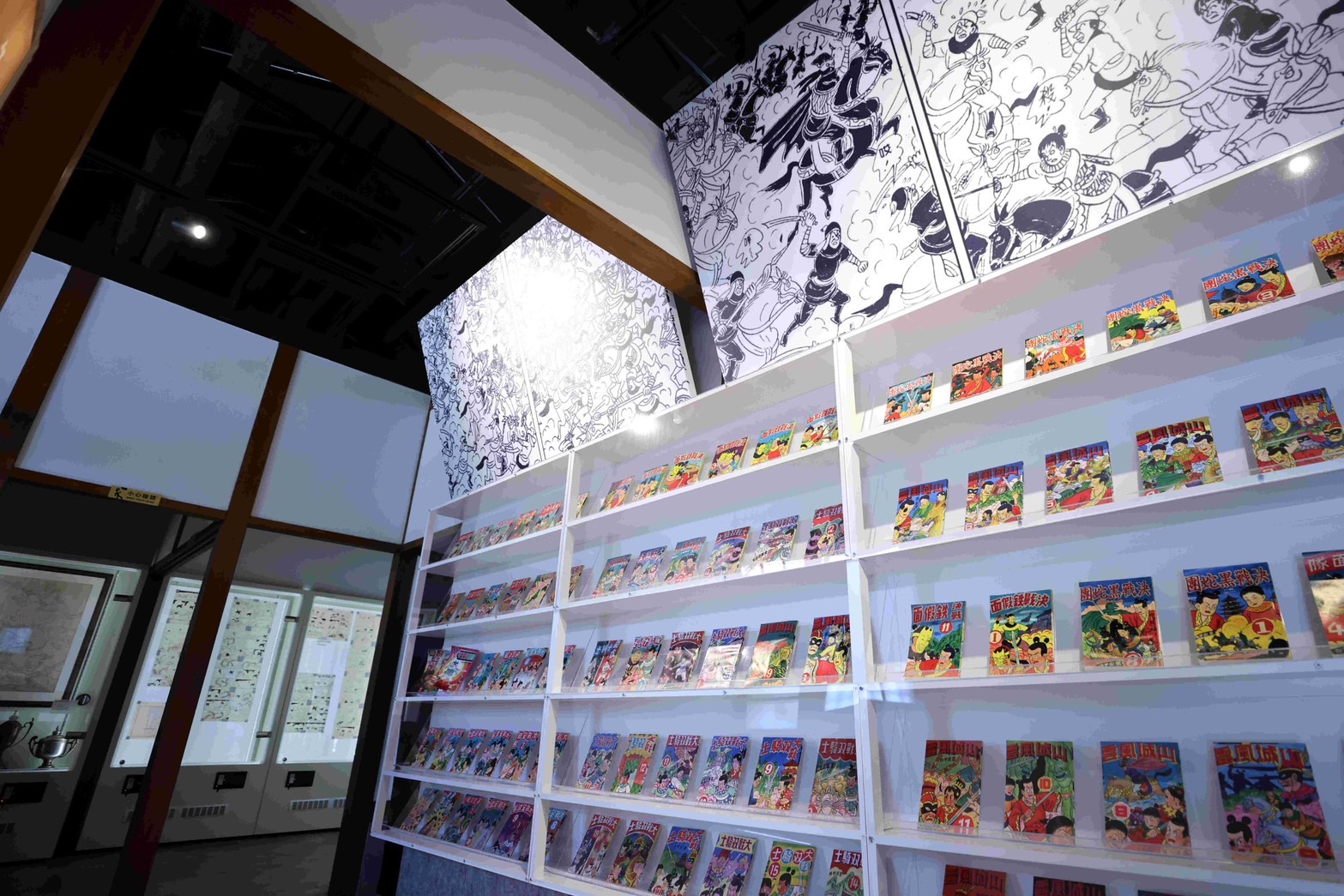「諸葛四郎100」漫畫展，呈現葉宏甲漫畫作品、手稿及生活文物。