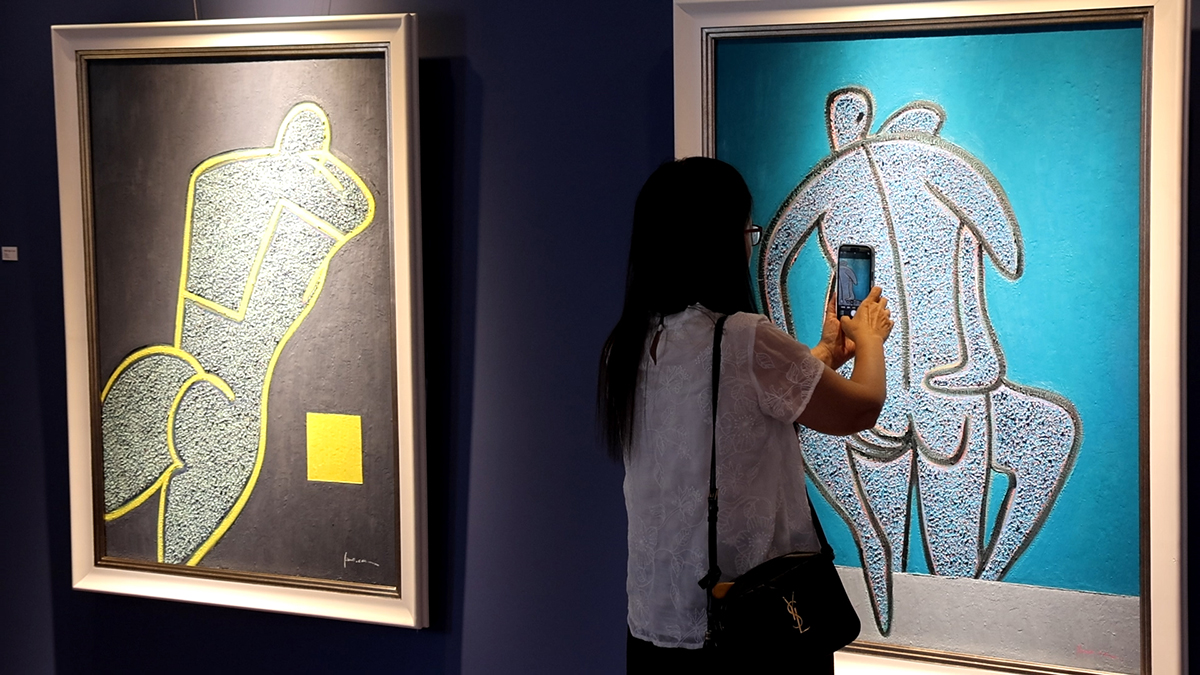 郭正參的藝術展《裸男。瓶花。風景》在RT365美術館的展出，是一次對於自然、情感與人體美學的深刻探討。