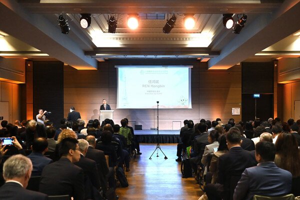 中國貿促會會長任鴻斌指出，中法兩國利益高度融合、優勢高度互補，供應鏈強強聯手、合作共贏的成功故事不勝枚舉。工商界是中法關系發展的建設者和受益者，期待兩國企業發揮各自優勢，挖掘互利合作廣闊潛力。