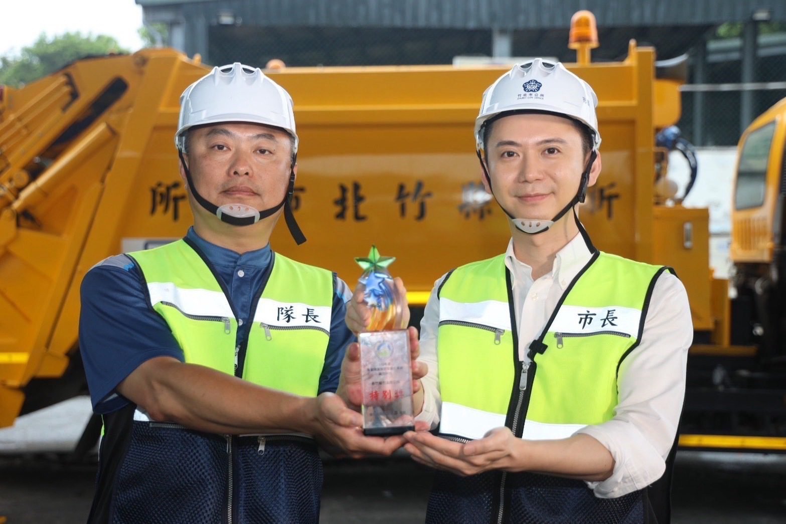 重視工安 鄭朝方率清潔隊創新研發移動式廚餘傾倒神器 獲環保機關特別獎 1 S 181870615