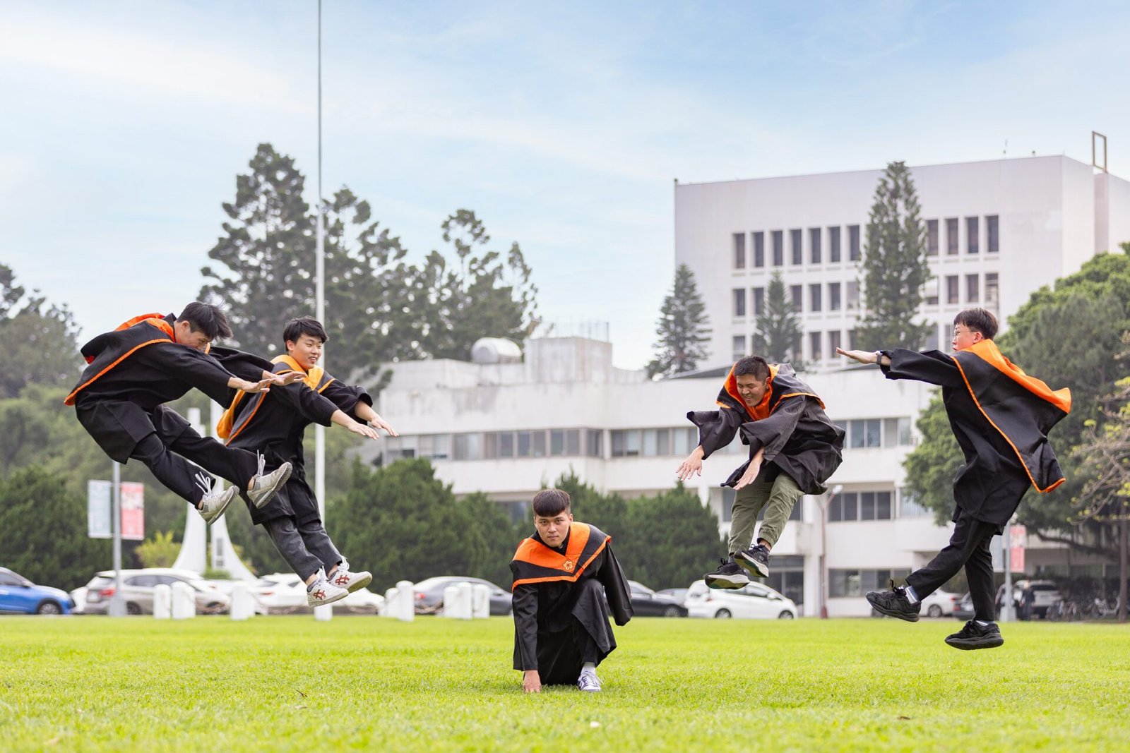 清華大學畢業典禮 林青霞分享快樂感悟 10位畢業生獲頒最高榮譽「梅貽琦獎章」 13 拍下各種好玩的畢業照