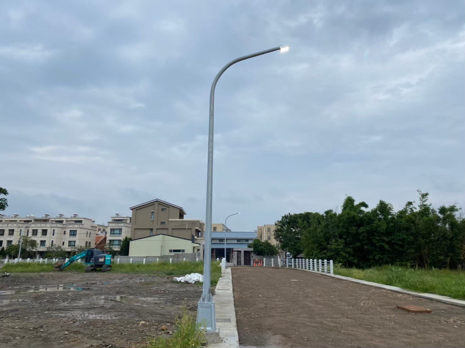 01 清水區10 15 2 鰲新路 計畫道路開闢工程 在建設局積極與管線單位協調 持續追蹤