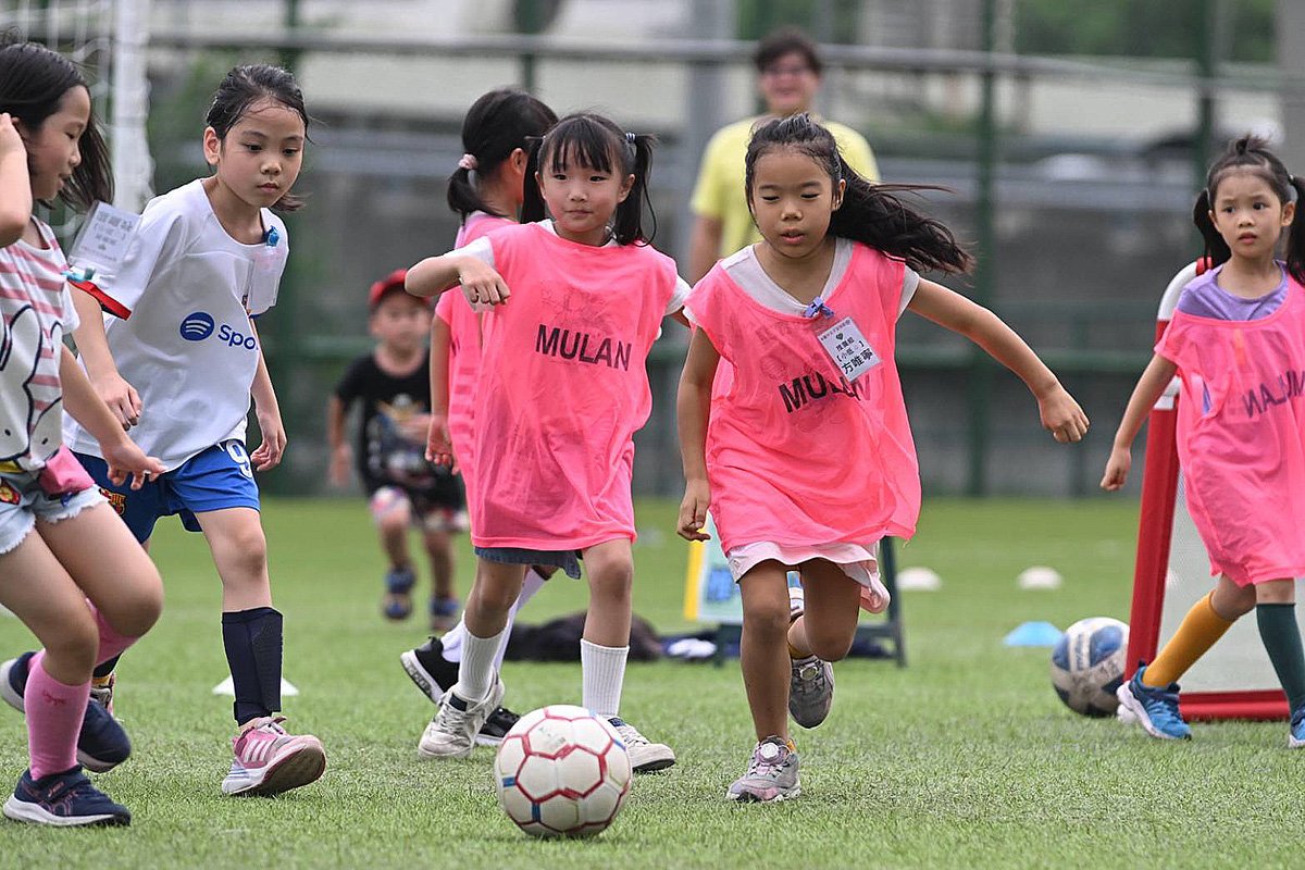 力推女子足球運動扎根 「台中女子足球節」歡樂登場 1 「台中女子足球節」,13日在太原足球場熱鬧登場