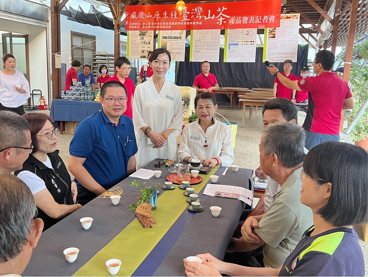 臺大「鳳凰山原生種臺灣山茶」產品發表