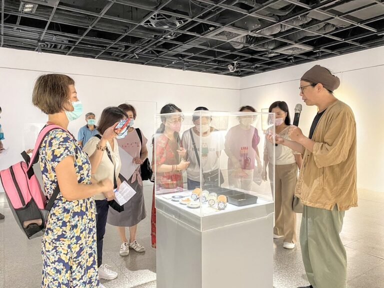 由洪晧倫與王雄國兩位藝術家共同呈現的雙個展「大地‧孕生」，自即日起至10月6日於國立彰化生活美學館第三展覽室舉行。