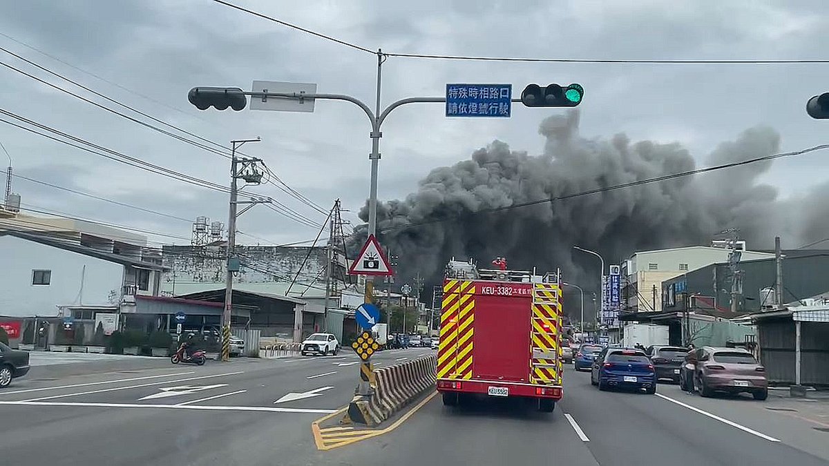 台中市消防局接獲通報後，迅速派遣大量救援人力及設備趕赴現場