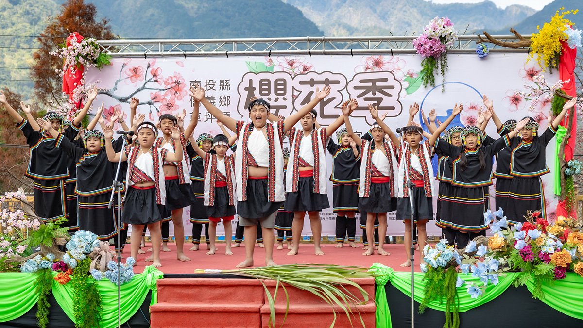 開幕活動由超人氣歌手郭芝吟(吱吱)、隆華國小太鼓表演