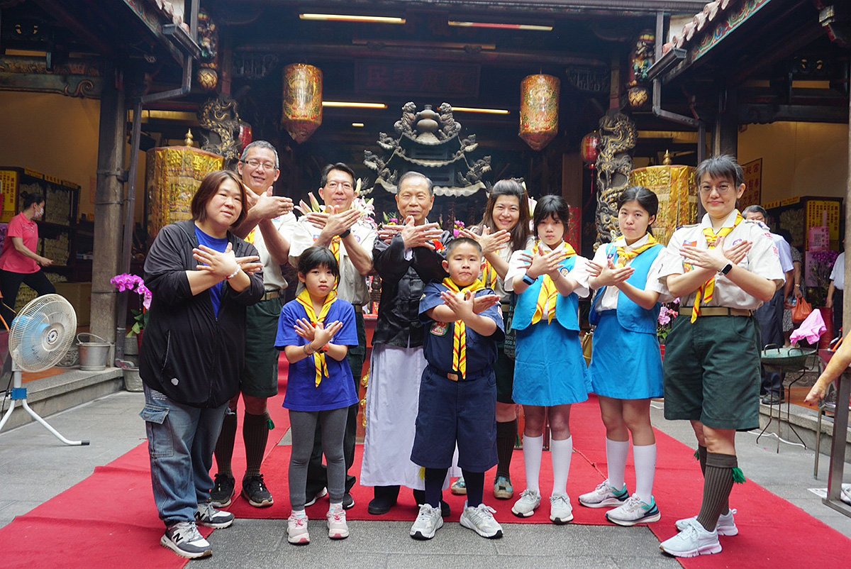 萬和宮三獻禮祭典恭祝媽祖聖誕 莊嚴隆重熱鬧 4 line oa chat 250420 172037