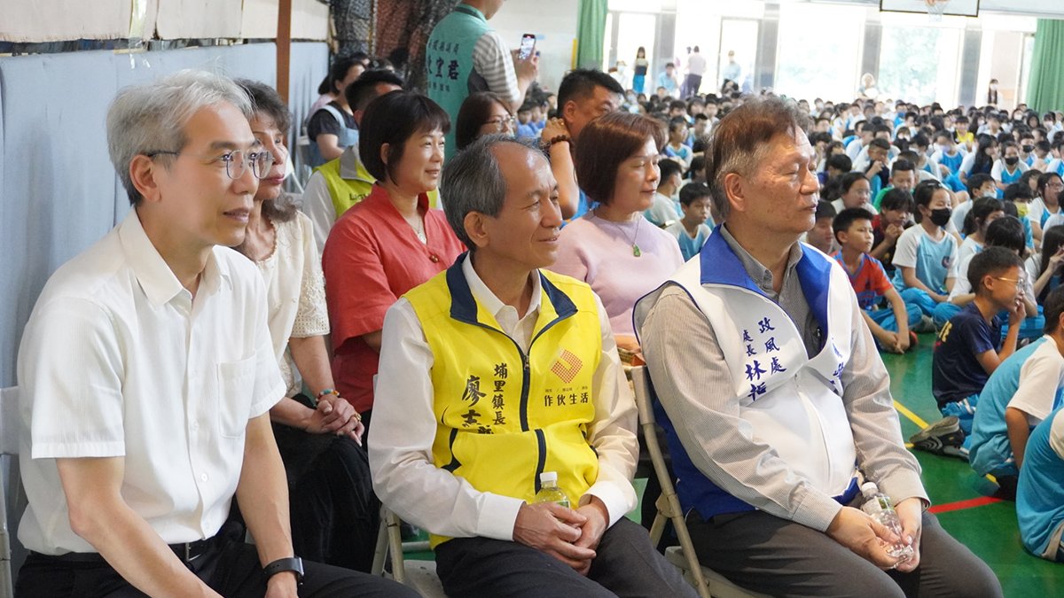 布袋戲進校園 埔里鎮公所以戲傳廉 誠信教育向下扎根 4 line oa chat 250429 220326 group 1