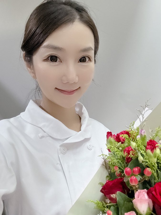 台中醫院慶祝國際護師節 黃元德院長宣布護理人員調薪與新制 2 S 18448427 0