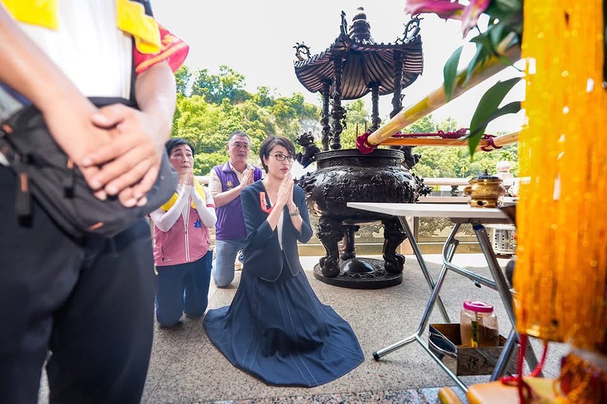 白沙屯媽祖進香首度入南投 鑾轎翻越中央山脈 信眾萬人空巷迎駕 3 line oa chat 250506 170603