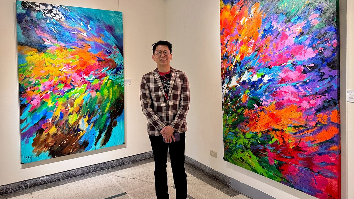 曾榮泰「當代繁花敘事」個展登場 泥土與彩蝶交織台灣土地的詩意 1 line oa chat 250608 142424