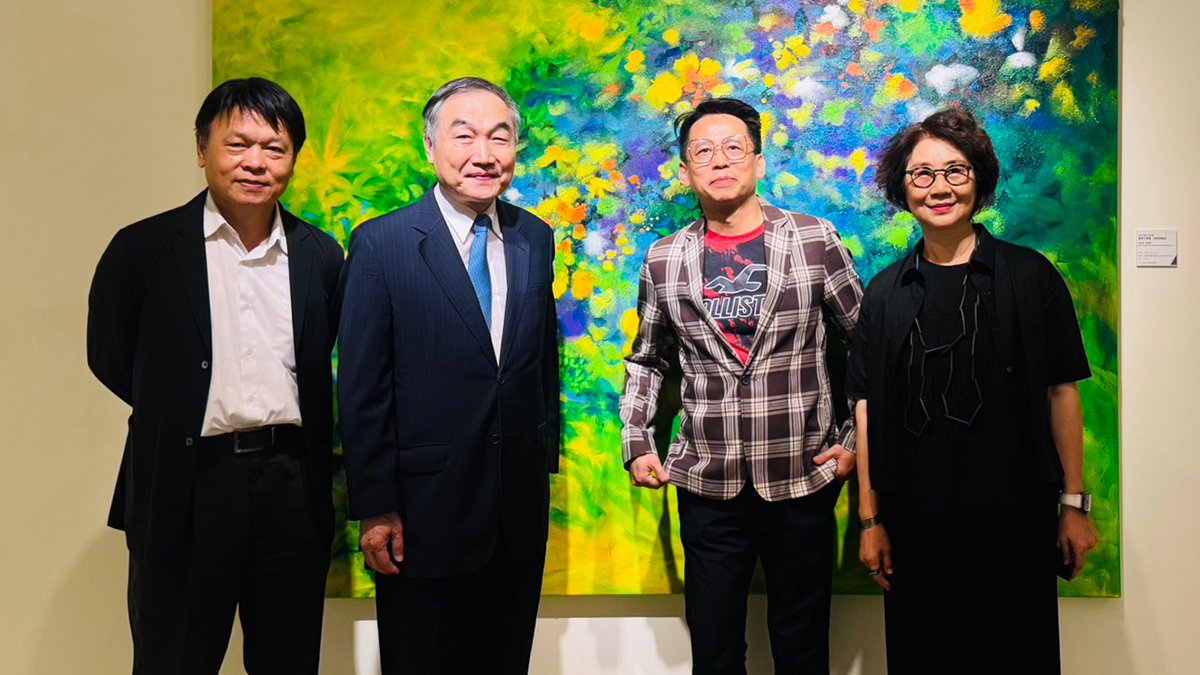 曾榮泰「當代繁花敘事」個展登場 泥土與彩蝶交織台灣土地的詩意 2 line oa chat 250608 142425