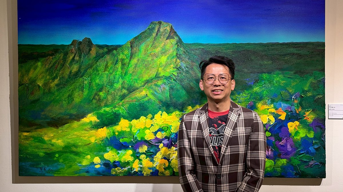曾榮泰「當代繁花敘事」個展登場 泥土與彩蝶交織台灣土地的詩意 5 line oa chat 250608 142432