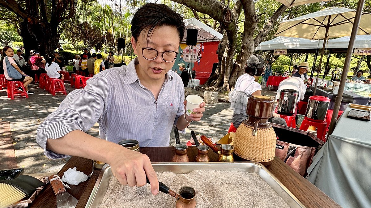 「太陽餅達人」趣味競賽登場 甜蜜飄香台中公園 4 line oa chat 250621 203703
