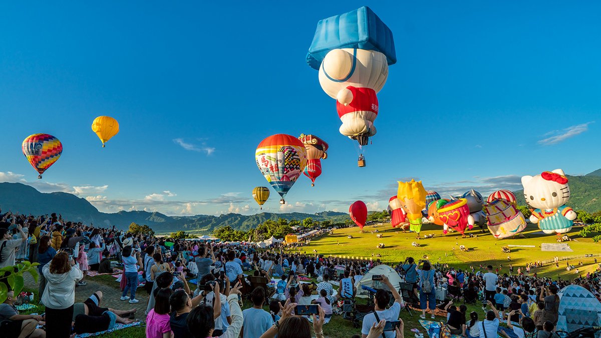 台東鹿野高台即時直播熱氣球嘉年華 雲端也能追球看光雕 11 line oa chat 250630 212226