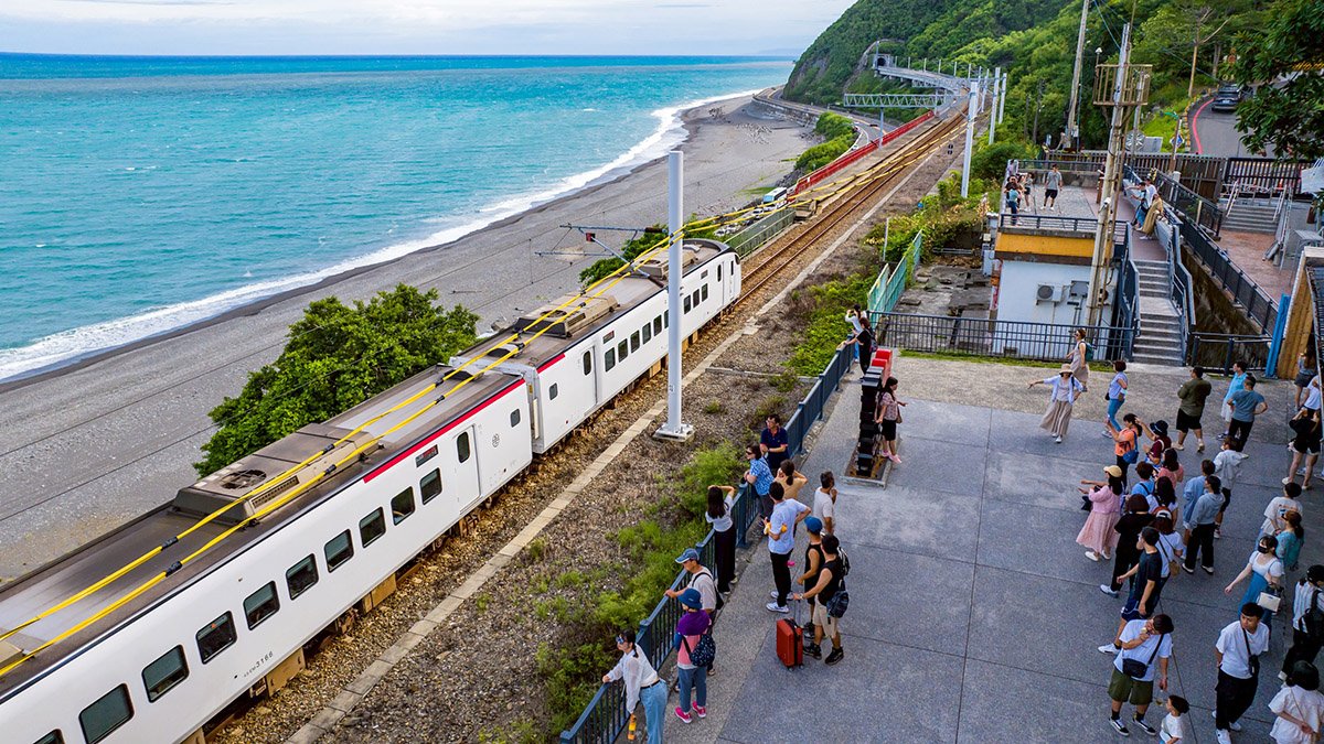 台東鹿野高台即時直播熱氣球嘉年華 雲端也能追球看光雕 10 line oa chat 250630 212228