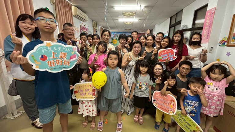 后里新住民生活輔導班圓滿落幕 向日葵金工飾品展現在地情感 1 zhongshihoulihusuojingongzhuanbanzhuxinzhuminyuany