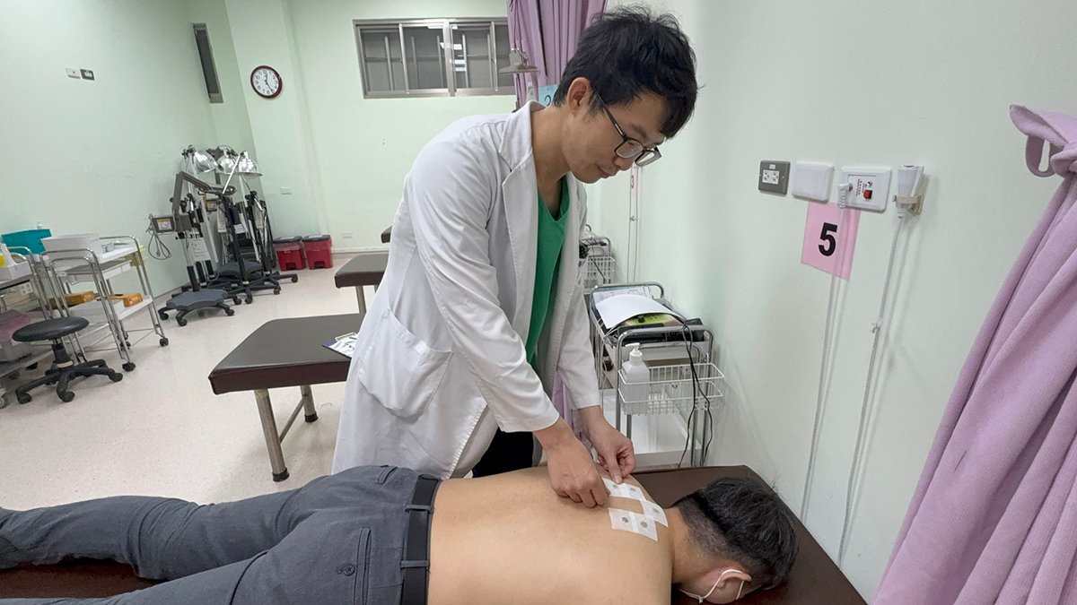 擺脫「天氣雷達鼻」!42歲鼻過敏患者靠三伏貼大改善 揪兒子一同體驗 1 S 2228320 0