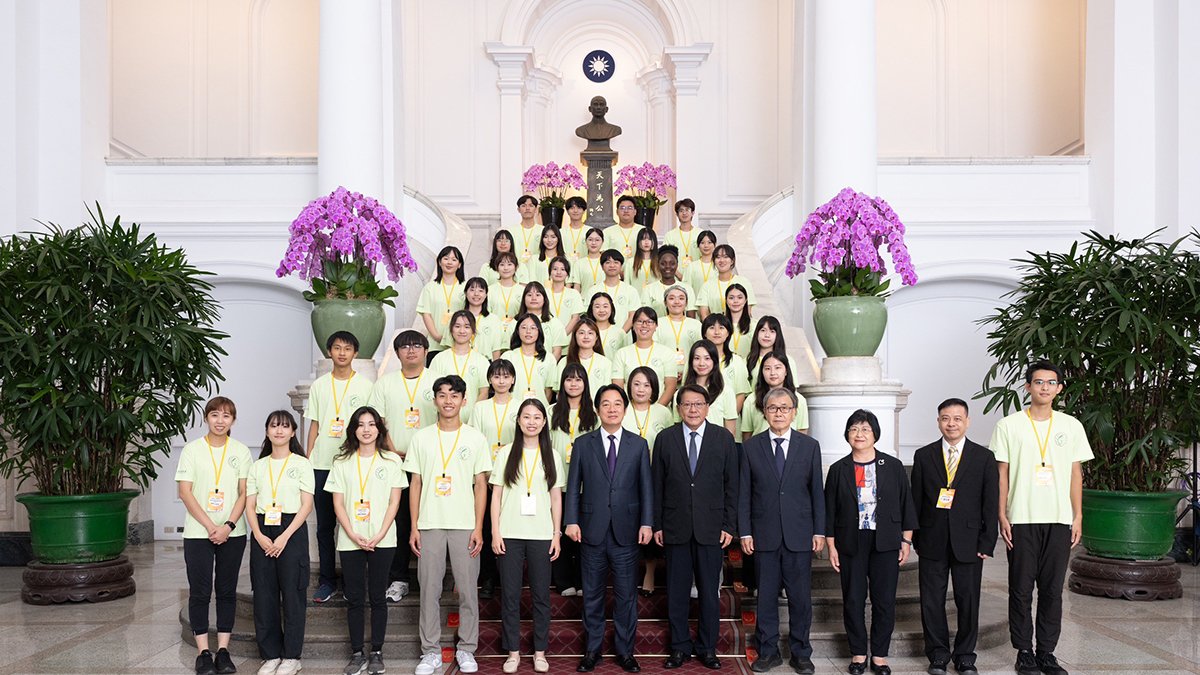 中臺科大國際志工啟程峇里島 以行動傳遞台灣溫暖與專業 2 line oa chat 250721 183605