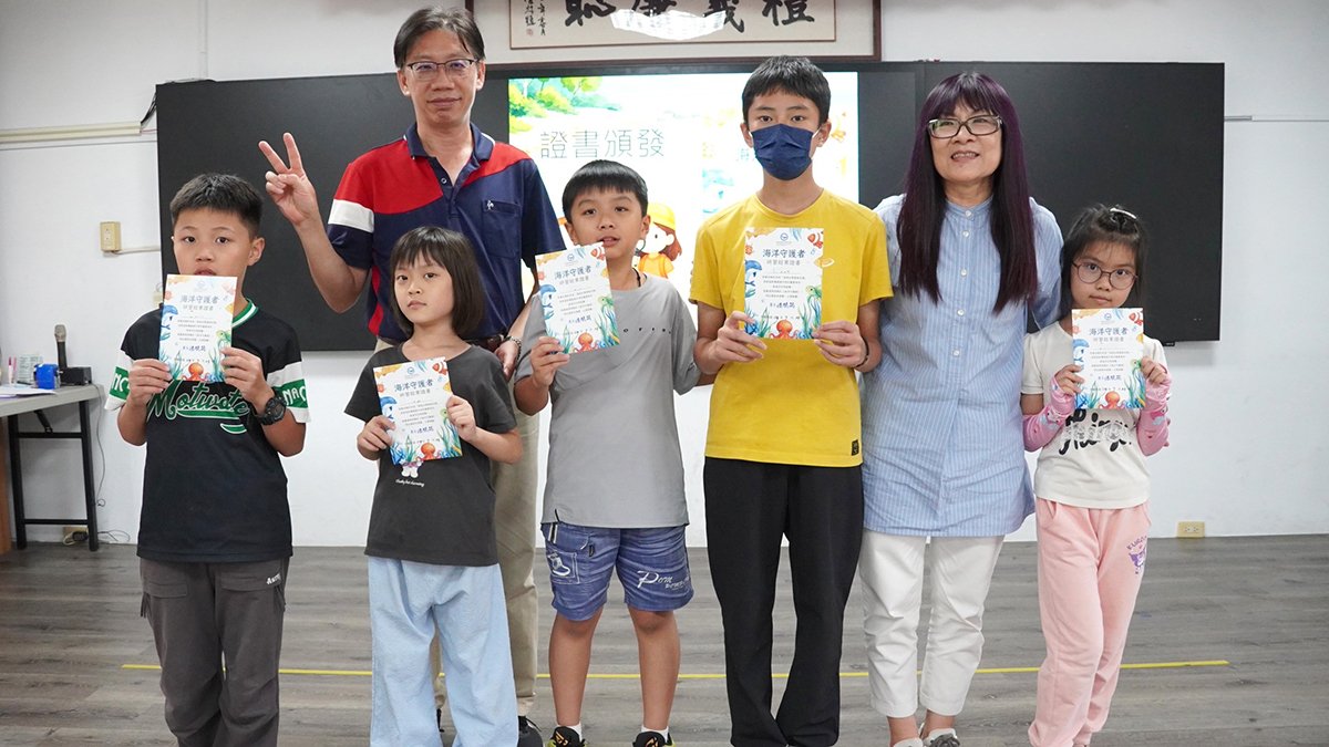 海保署「海域水質檢測體驗營」啟動 山城永康國小孩子熱情投入海洋保育 3 line oa chat 250723 222736