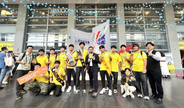 tushuo1laodongbuzhanghongshenhanzhongzhijingsaihui