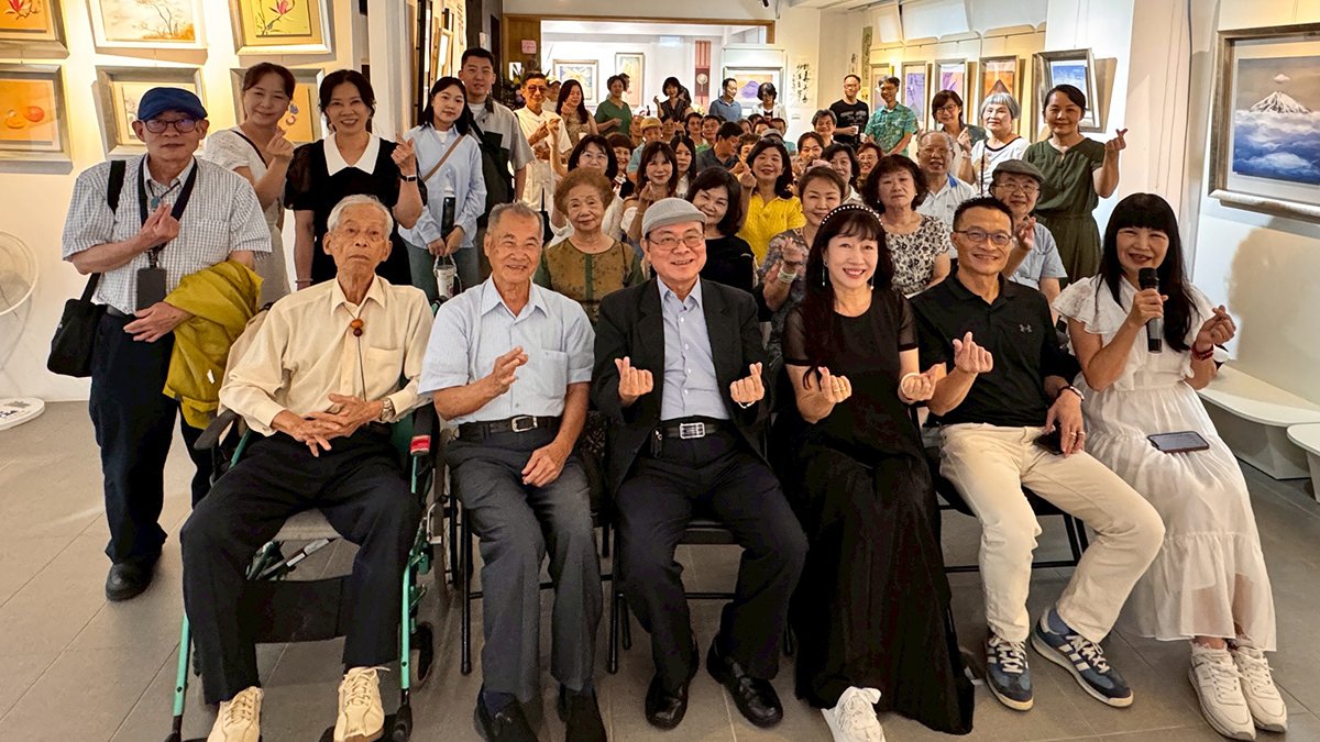富士山、玉山同框 趙純妙《謐•境》膠彩個展呈現山之詩意 5 line oa chat 250810 213338