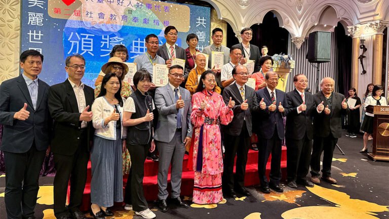 大台中好人好事代表與全國社教奉獻楷模盛大頒獎   聯歡晚會席開120桌盛況空前 7 line oa chat 251024 184404